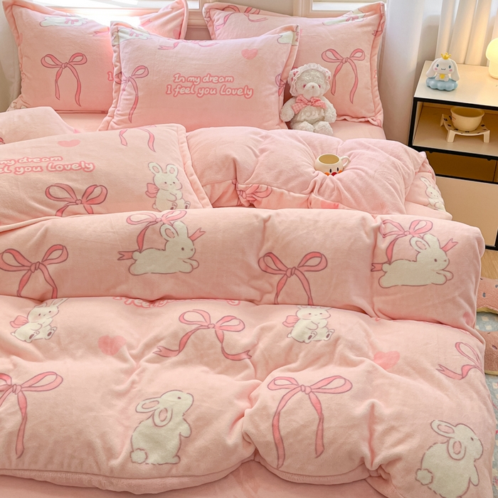 91家纺网 家纺一手货源 找家纺 沐慕 2024新款200g加厚牛奶绒四件套 仙仙兔