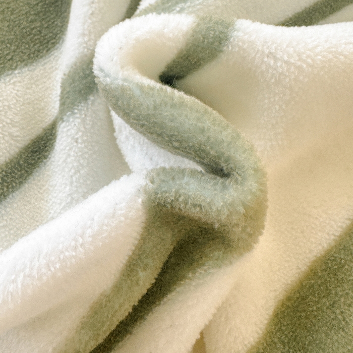 91家纺网 家纺一手货源 找家纺 耀达家居 2024新款ins多巴胺毛巾绣牛奶绒四件套 腊肠狗-条纹复古绿