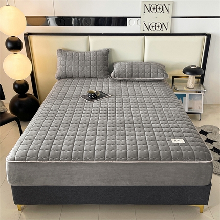 91家纺网 家纺一手货源 找家纺 恒爱家纺 2024新款A类良品牛奶绒夹棉床笠 良品-气质灰