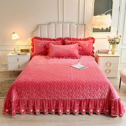 91家纺网 家纺一手货源 找家纺 恒爱家纺 2024新款A类宝宝绒刺绣莫奈花园夹棉床盖款三件套 莫奈花园 豆沙红