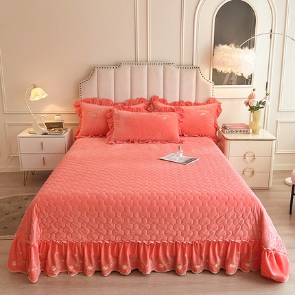 91家纺网 家纺一手货源 找家纺 恒爱家纺 2024新款A类宝宝绒刺绣莫奈花园夹棉床盖款三件套 莫奈花园 梦想粉