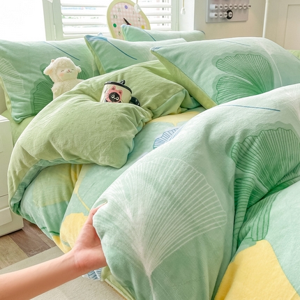 91家纺网 家纺一手货源 找家纺 （总）梵克保罗 2024秋冬印花卡通轻奢纯色牛奶绒单品四件套