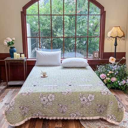 91家纺网 家纺一手货源 找家纺 （总）悦织湾家纺 2025新款印花牛奶绒花边夹棉床盖