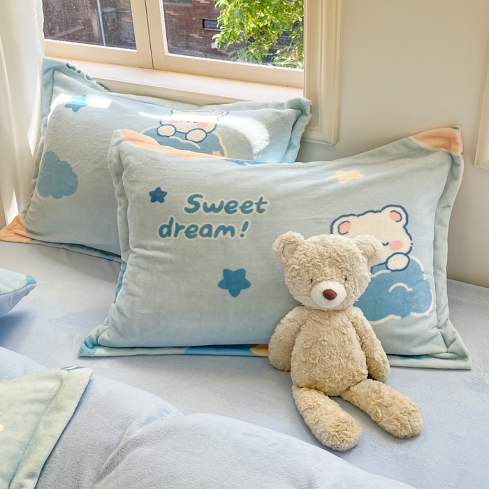 91家纺网 家纺一手货源 找家纺 沐慕 2024新款200g加厚牛奶绒四件套 晚安熊