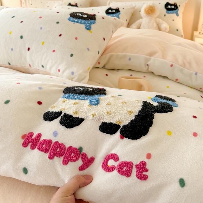 91家纺网 家纺一手货源 找家纺 耀达家居 2024新款ins多巴胺毛巾绣牛奶绒四件套 喵星人-彩色波点
