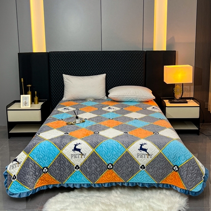 91家纺网 家纺一手货源 找家纺 （总）悦织湾家纺 2025新款印花牛奶绒花边夹棉床盖