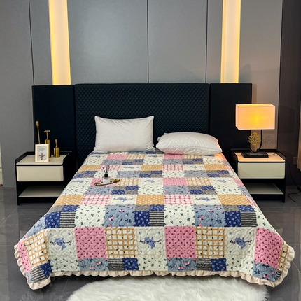 91家纺网 家纺一手货源 找家纺 （总）悦织湾家纺 2025新款印花牛奶绒花边夹棉床盖