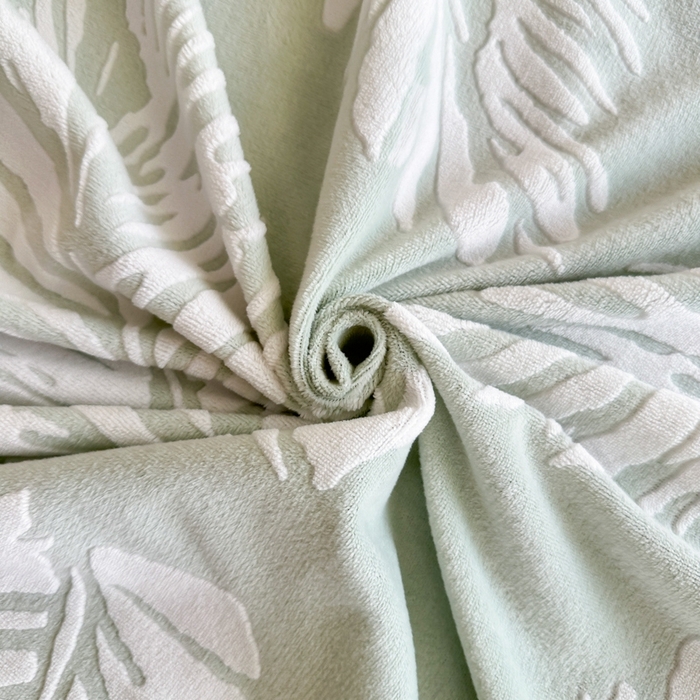 91家纺网 家纺一手货源 找家纺 857家居 2024新款A类雕花牛奶绒四件套 绿影