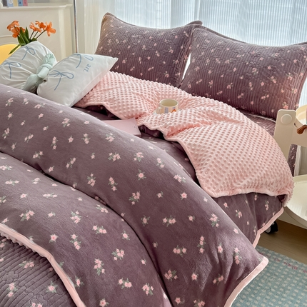 91家纺网 家纺一手货源 找家纺 （总）青竹苑 2024新款床盖款四件套牛奶绒夹棉床盖宝宝绒豆豆被套学生三件套