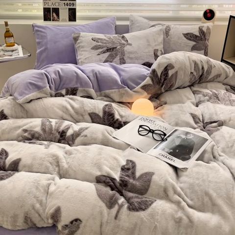 91家纺网 家纺一手货源 找家纺 金爱家 2024新款立体牛奶绒兔毛绒印花四件套 兔毛印花-树叶