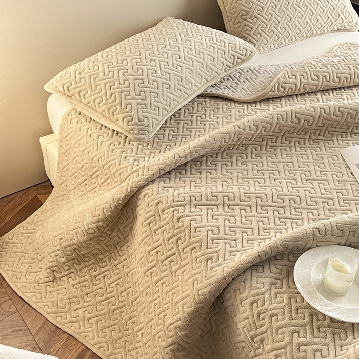 91家纺网 家纺一手货源 找家纺 欧邦 新款纯色牛奶绒床盖三件套-初见 初见-卡其