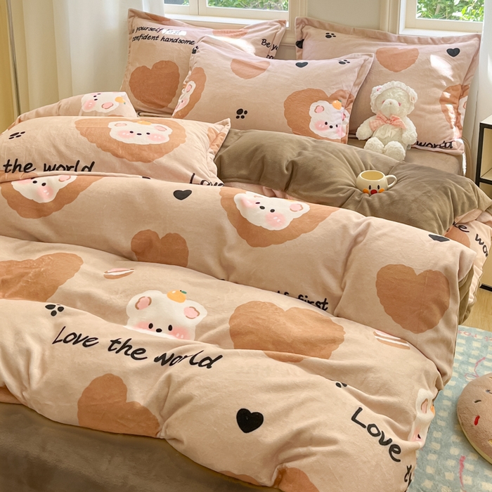 91家纺网 家纺一手货源 找家纺 沐慕 2024新款200g加厚牛奶绒四件套 呆萌熊