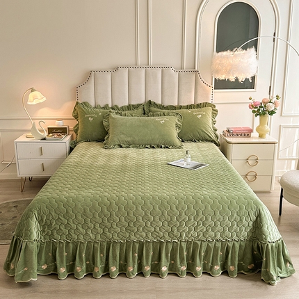 91家纺网 家纺一手货源 找家纺 恒爱家纺 2024新款A类宝宝绒刺绣莫奈花园夹棉床盖款三件套 莫奈花园 牛油果绿