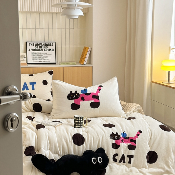 91家纺网 家纺一手货源 找家纺 （总）2024新款卡通大版高克重牛奶绒豆豆被四件套