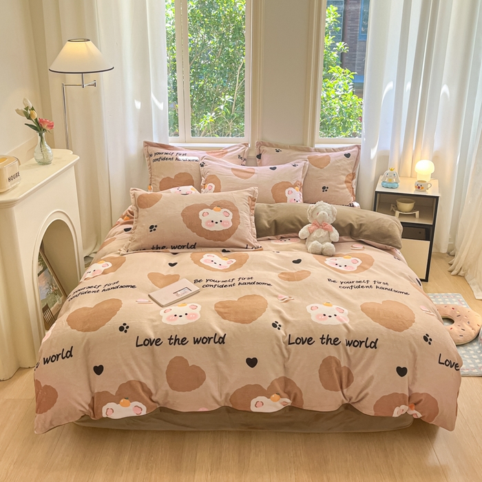 91家纺网 家纺一手货源 找家纺 沐慕 2024新款200g加厚牛奶绒四件套 呆萌熊