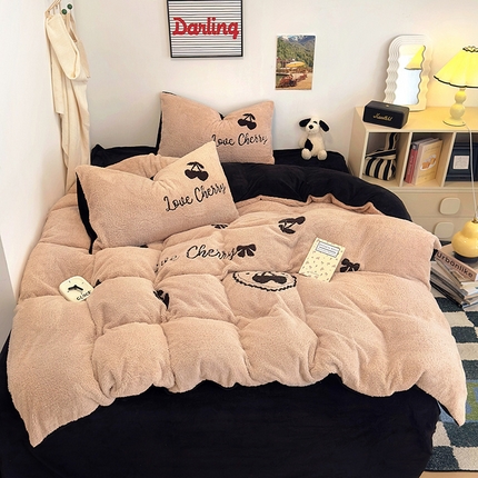 91家纺网 家纺一手货源 找家纺 春光里 2024新款泰迪绒230克牛奶绒毛巾绣四件套