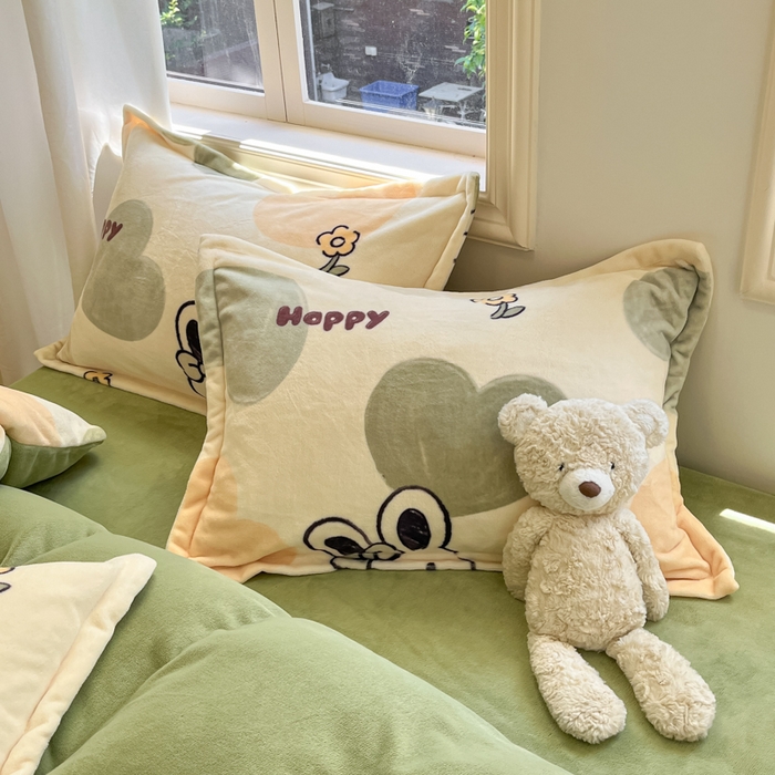 91家纺网 家纺一手货源 找家纺 沐慕 2024新款200g加厚牛奶绒四件套 绿色爱心兔