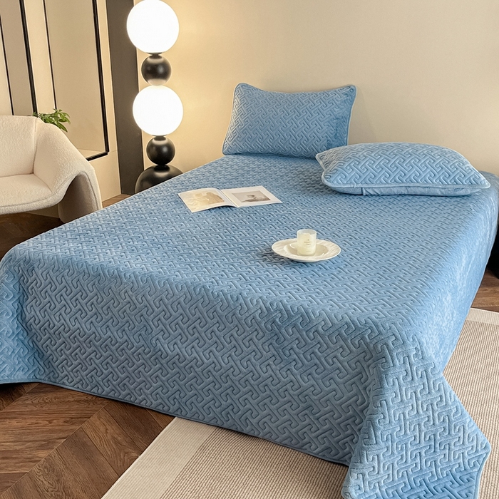 91家纺网 家纺一手货源 找家纺 欧邦 新款纯色牛奶绒床盖三件套-初见 初见-蔚蓝