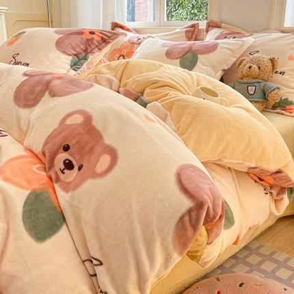 91家纺网 家纺一手货源 找家纺 沐慕 2024新款200g加厚牛奶绒四件套 棕熊花