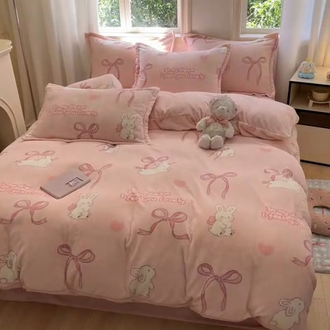 91家纺网 家纺一手货源 找家纺 沐慕 2024新款200g加厚牛奶绒四件套 仙仙兔