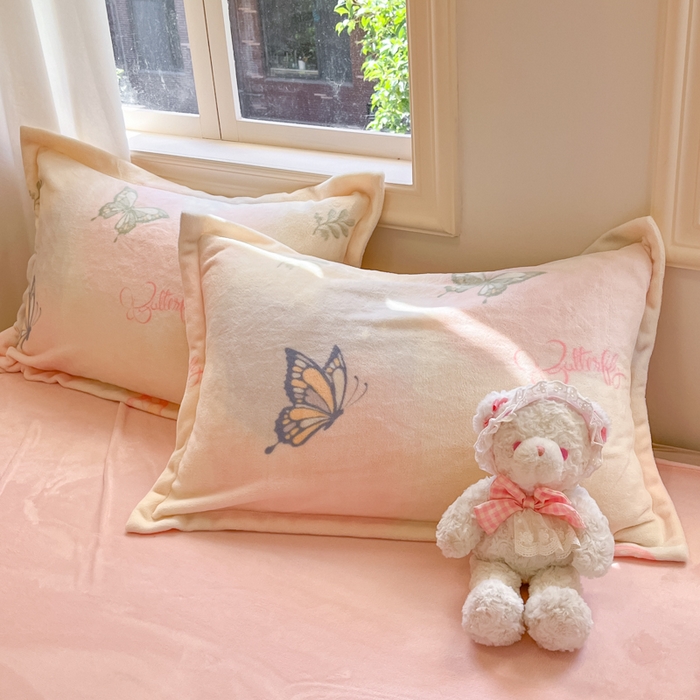 91家纺网 家纺一手货源 找家纺 沐慕 2024新款200g加厚牛奶绒四件套 蝴蝶飘飘