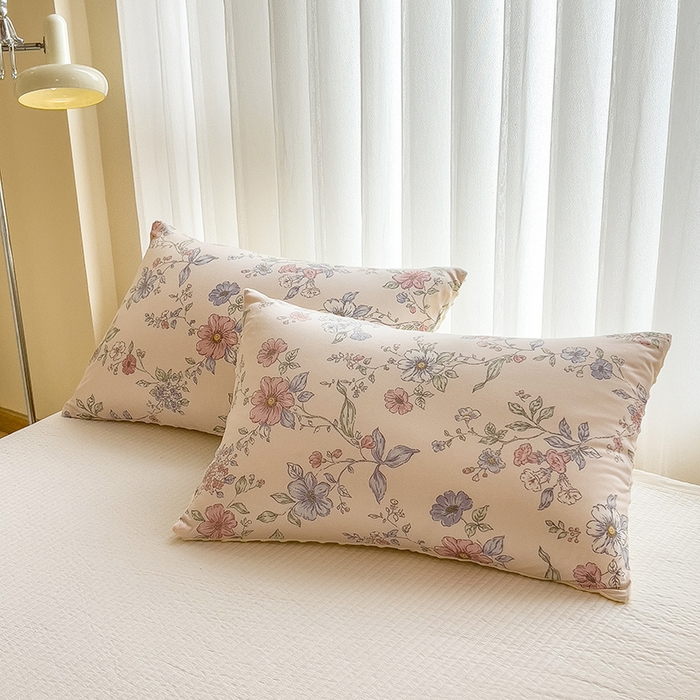 91家纺网 家纺一手货源 找家纺 米菲 2024新款印花双层纱豆豆绒大豆冬被 爱在花开