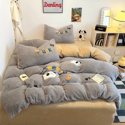 91家纺网 家纺一手货源 找家纺 春光里 2024新款泰迪绒230克牛奶绒毛巾绣四件套