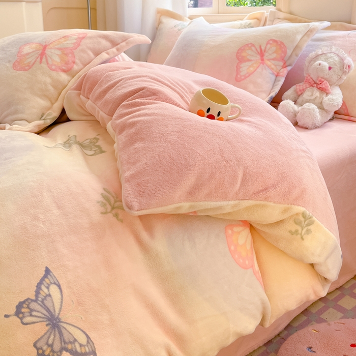 91家纺网 家纺一手货源 找家纺 沐慕 2024新款200g加厚牛奶绒四件套 蝴蝶飘飘