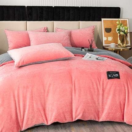 91家纺网 家纺一手货源 找家纺 （总）梵克保罗 2024秋冬印花卡通轻奢纯色牛奶绒单品四件套