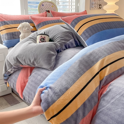 91家纺网 家纺一手货源 找家纺 （总）梵克保罗 2024秋冬印花卡通轻奢纯色牛奶绒单品四件套