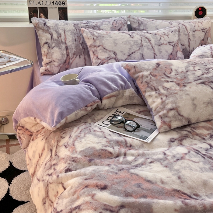 91家纺网 家纺一手货源 找家纺 金爱家 2024新款立体牛奶绒兔毛绒印花四件套 兔毛印花-大理石紫红