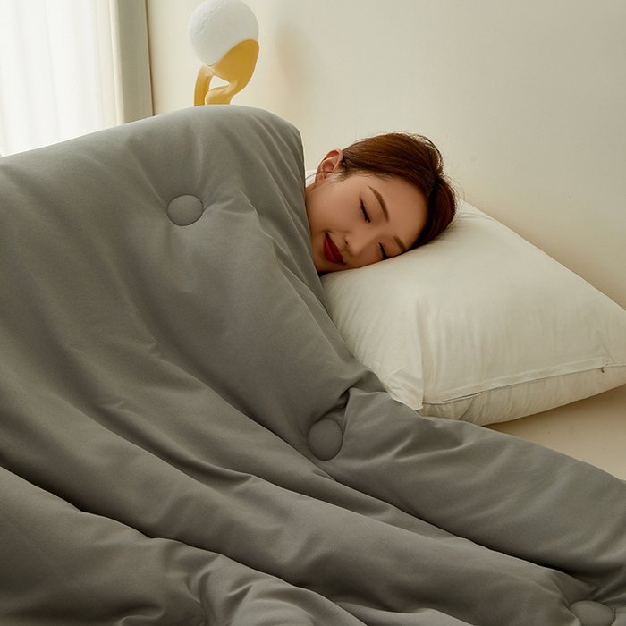 91家纺网 家纺一手货源 找家纺 梦恬佳 2024新款超柔原棉水洗棉立体边大豆被 灰色