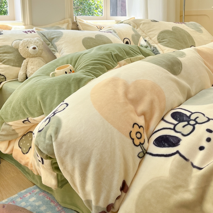 91家纺网 家纺一手货源 找家纺 沐慕 2024新款200g加厚牛奶绒四件套 绿色爱心兔