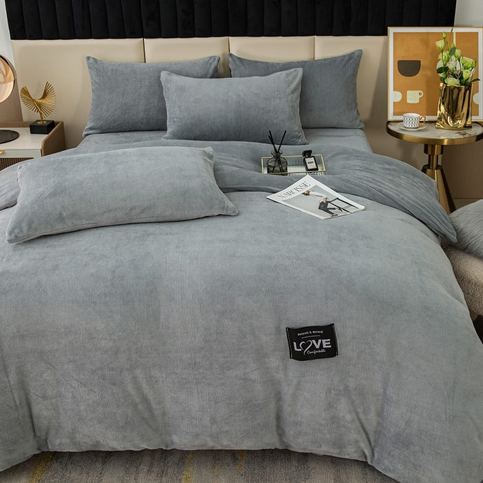 91家纺网 家纺一手货源 找家纺 梵克保罗 2024秋冬印花卡通轻奢纯色牛奶绒单品四件套 灰色