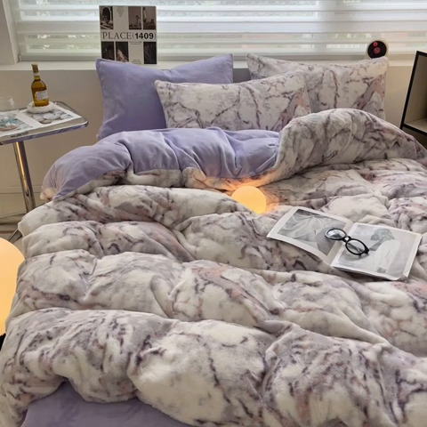 91家纺网 家纺一手货源 找家纺 金爱家 2024新款立体牛奶绒兔毛绒印花四件套 兔毛印花-大理石灰咖