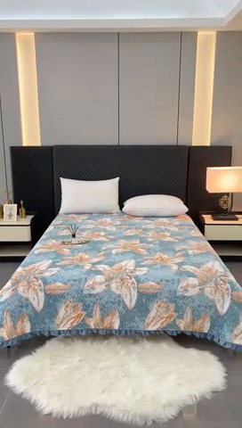 91家纺网 家纺一手货源 找家纺 悦织湾家纺 2025新款印花牛奶绒花边夹棉床盖 梦境