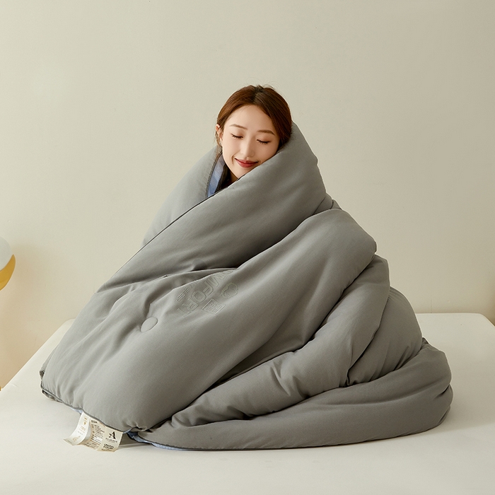 91家纺网 家纺一手货源 找家纺 梦恬佳 2024新款超柔原棉水洗棉立体边大豆被 灰色