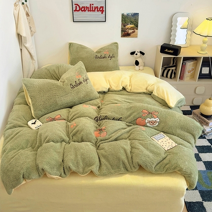 91家纺网 家纺一手货源 找家纺 春光里 2024新款泰迪绒230克牛奶绒毛巾绣四件套