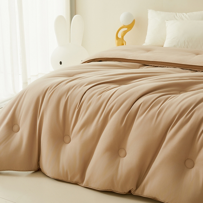 91家纺网 家纺一手货源 找家纺 梦恬佳 2024新款超柔原棉水洗棉立体边大豆被 驼色