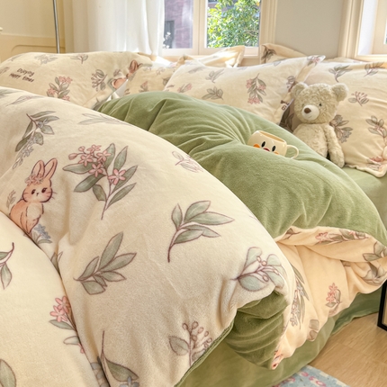 91家纺网 家纺一手货源 找家纺 沐慕 2024新款200g加厚牛奶绒四件套 叶子小兔