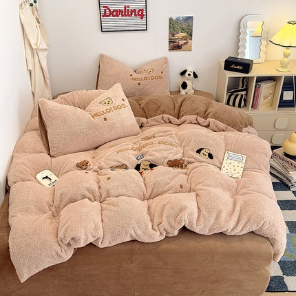 91家纺网 家纺一手货源 找家纺 春光里 2024新款泰迪绒230克牛奶绒毛巾绣四件套