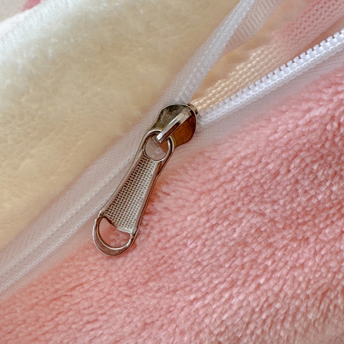 91家纺网 家纺一手货源 找家纺 耀达家居 2024新款ins多巴胺毛巾绣牛奶绒四件套 喵星人-条纹少女粉