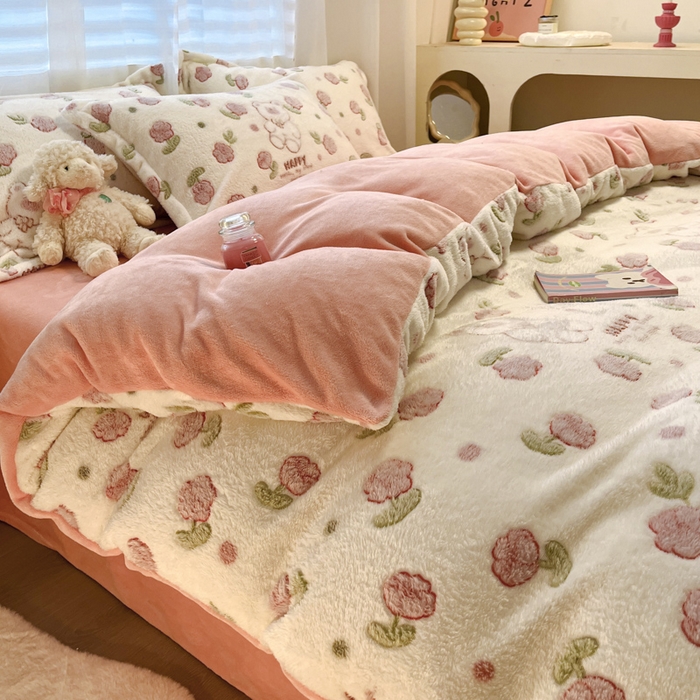 91家纺网 家纺一手货源 找家纺 韩巢家纺 2024新款加厚雪花绒印花单件被套-风格一（提供卖家秀 ） 花花世界