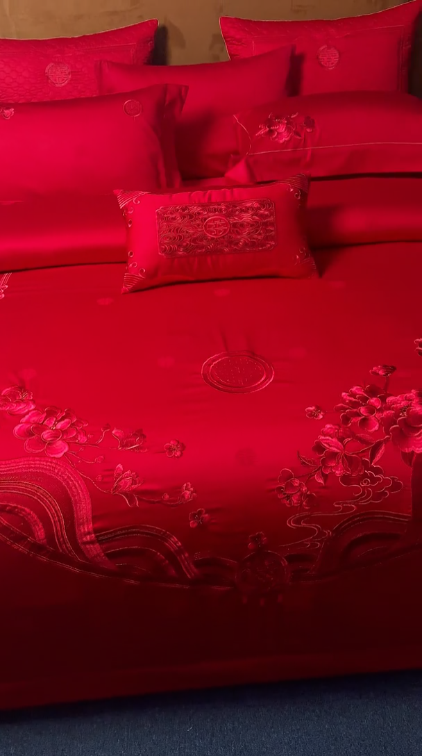 91家纺网 家纺一手货源 找家纺 高大尚 2025新品长绒棉提花唯美复古中式刺绣轻奢系列婚庆款多件套 福气满满-红