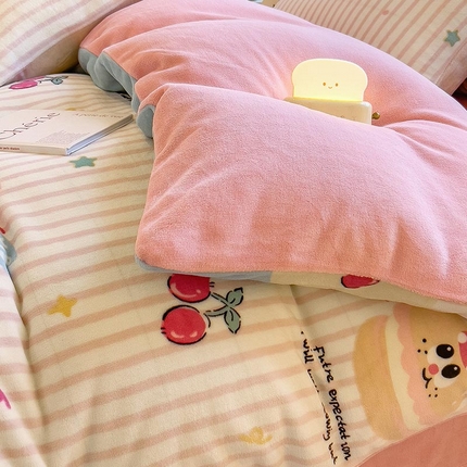 91家纺网 家纺一手货源 找家纺 （总）爱思凯家纺 2025新款190克清心系列-牛奶绒清新被套