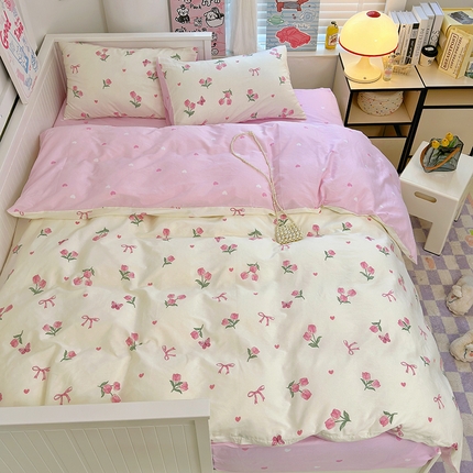 91家纺网 家纺一手货源 找家纺 TT.one 塔塔家居 2025新款卡通风全棉印花四件套-奶萌系列 恋爱季节