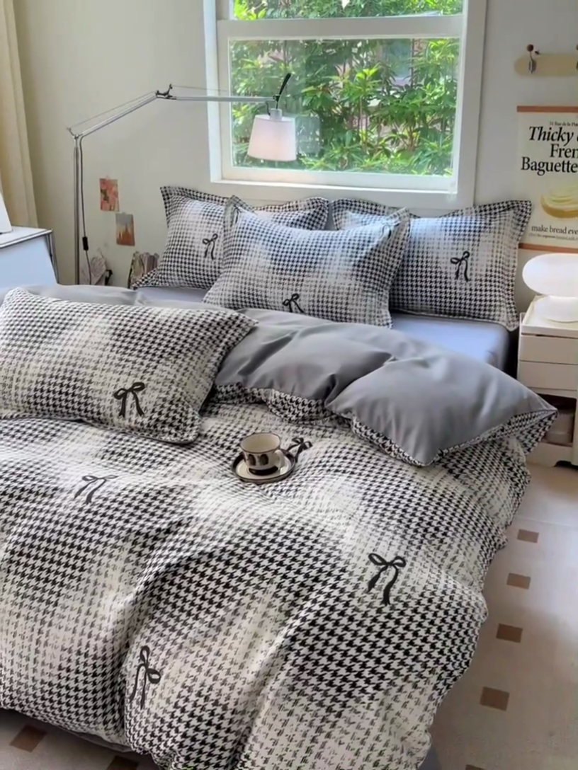 91家纺网 家纺一手货源 找家纺 品乐家纺 2024新款全棉生态棉印花磨毛四件套 都市爱情-黑