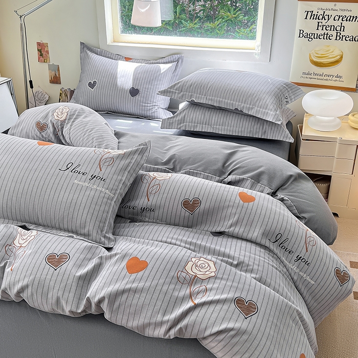 91家纺网 家纺一手货源 找家纺 品乐家纺 2024新款全棉生态棉印花磨毛被套单品 玫瑰恋人-灰