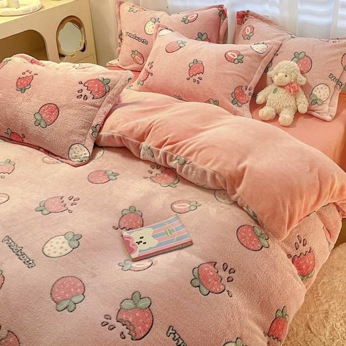 91家纺网 家纺一手货源 找家纺 韩巢家纺 2024新款加厚雪花绒印花单件被套-风格一（提供卖家秀 ） 奶油草莓