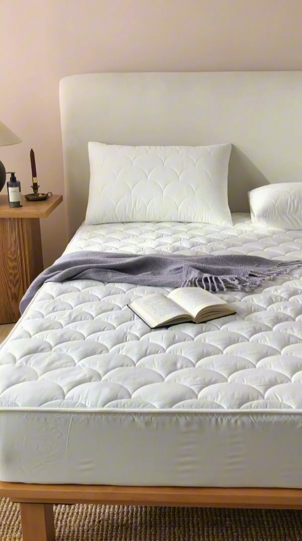 91家纺网 家纺一手货源 找家纺 三味舒屋 2024新款加高全棉夹棉床笠系列 波光白